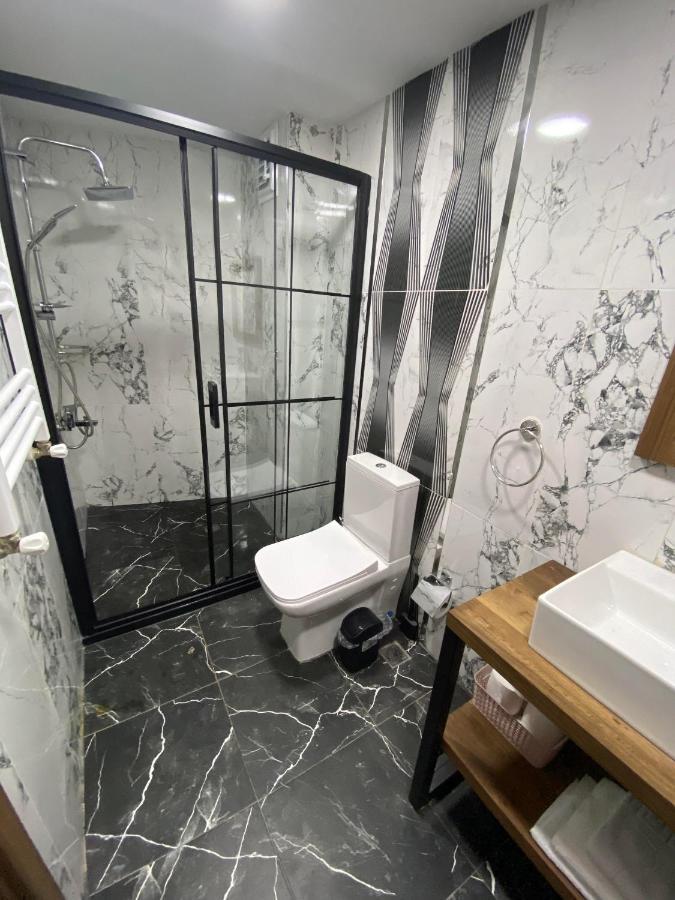 Alma Port Suites Istanbul Bagian luar foto