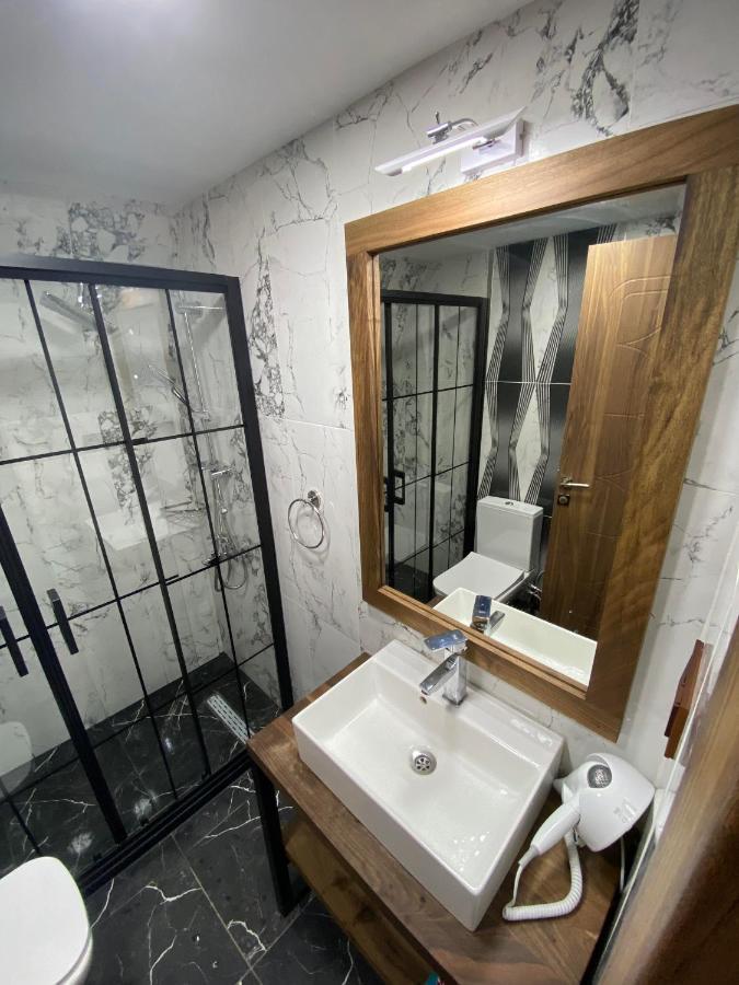 Alma Port Suites Istanbul Bagian luar foto
